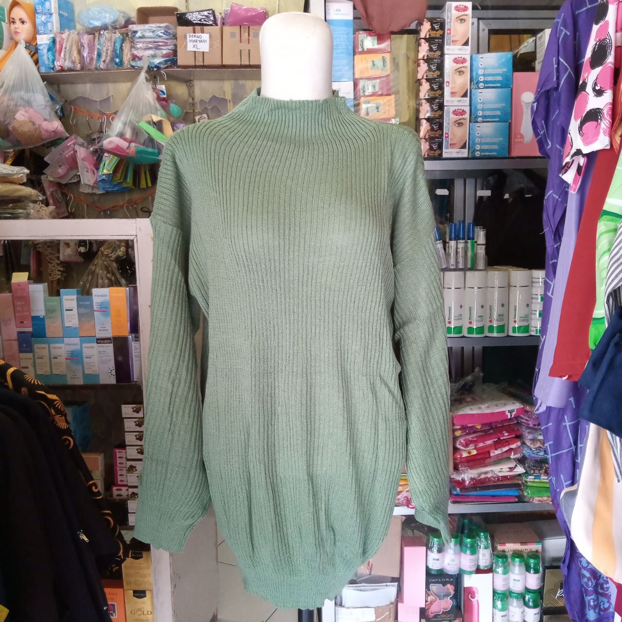ini adalah Bayoneta Sweater Mint, size: LD 100 cm , material: Knitt, color: Green mint, brand: RajutIndonesia, age_group: all ages, gender: female
