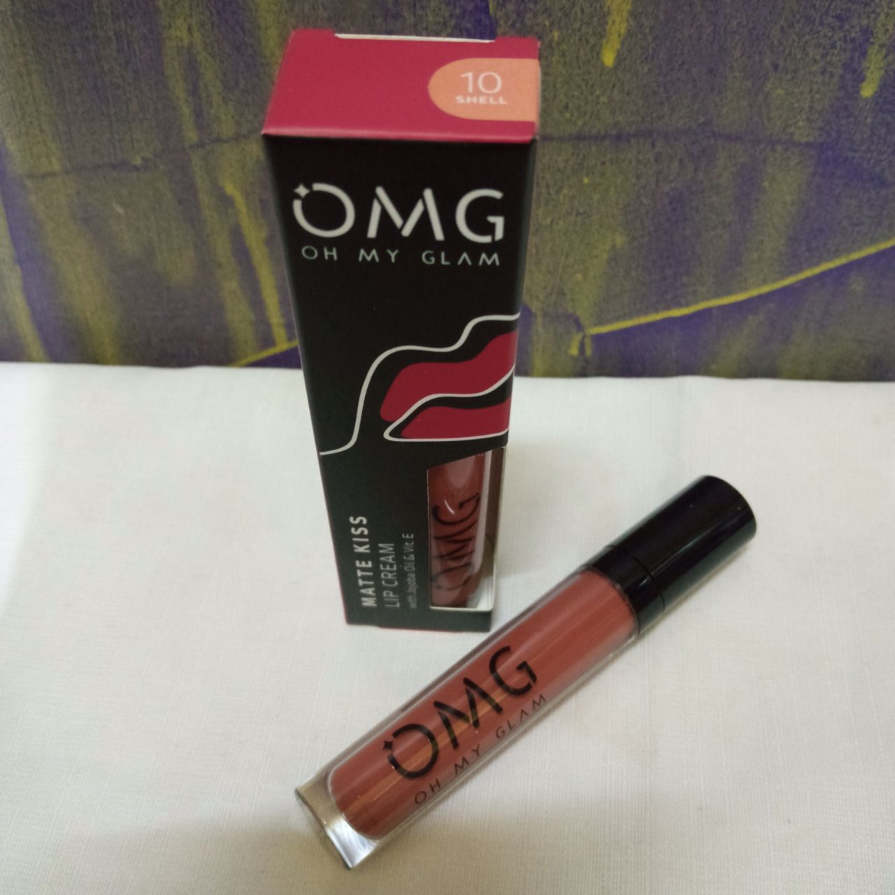 ini adalah Lipcream OMG 10, size: 2.9 ml, brand: Oh My Glam, age_group: all ages, gender: female