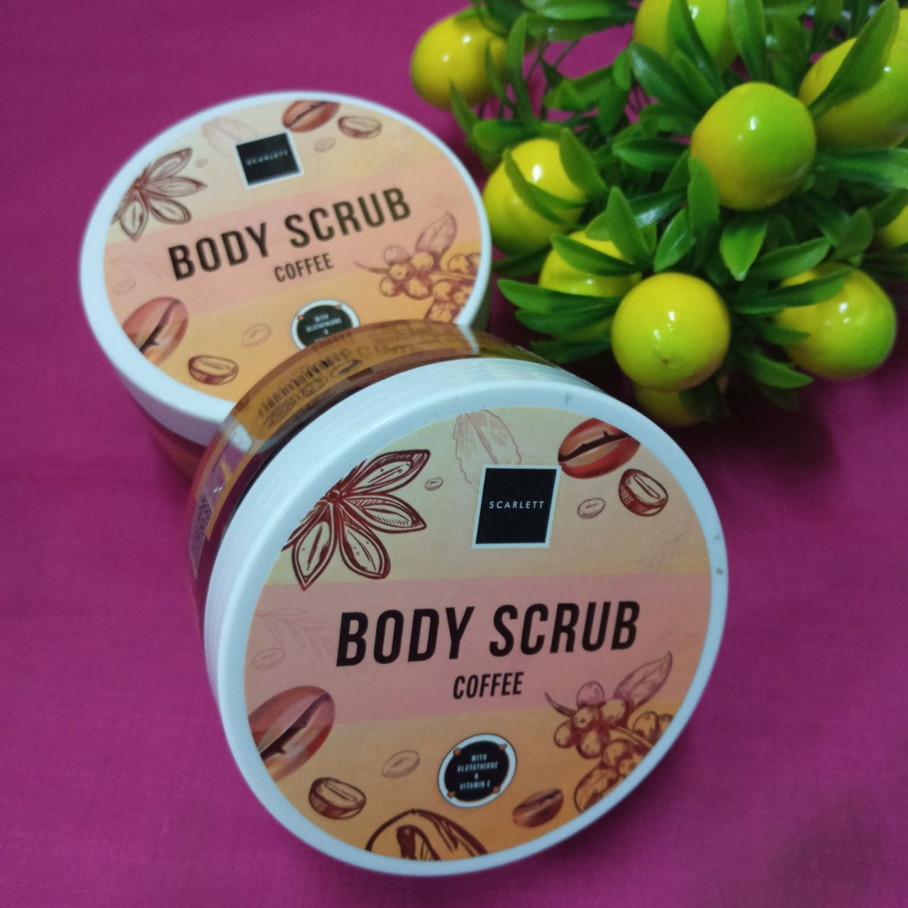 ini adalah Scarlett Body Scrub Coffe, brand: Scarlett, age_group: all ages, gender: unisex