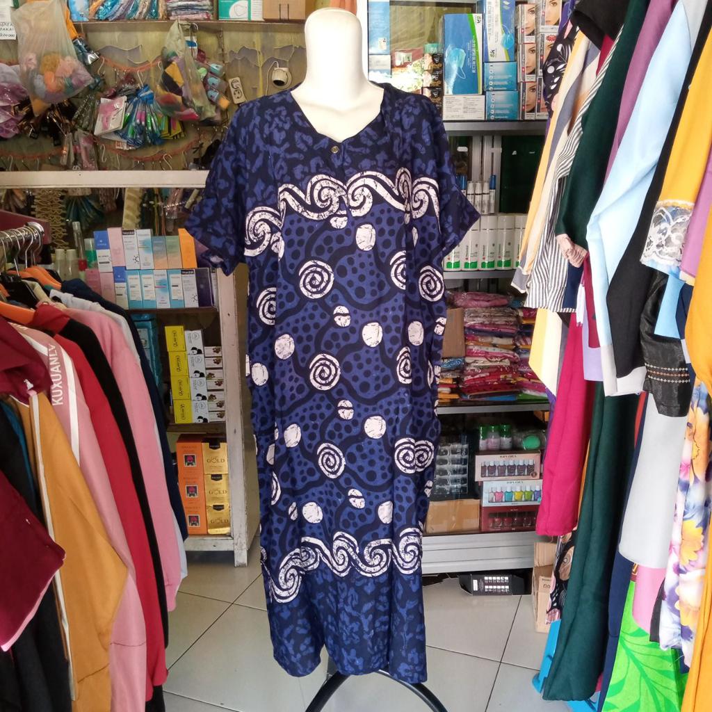 ini adalah Daster Pendek Jumbo, size: LD 110 cm, Panjang 120 cm, material: Cutton rayon, color: Nevy, brand: Bajuwanitaindonesia, age_group: all ages, gender: female