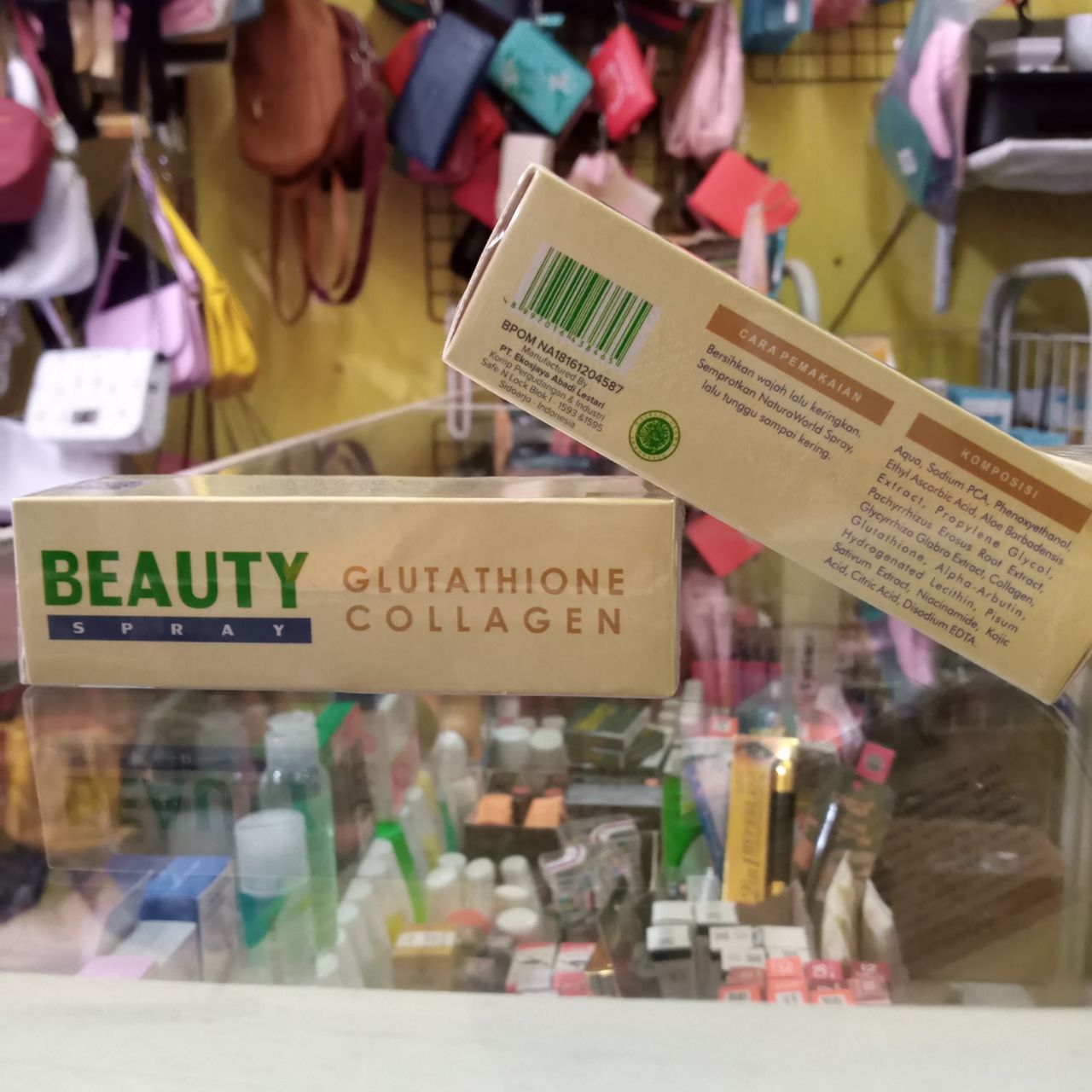 ini adalah Natura Beauty Spray, brand: Pixy, age_group: all ages, gender: female