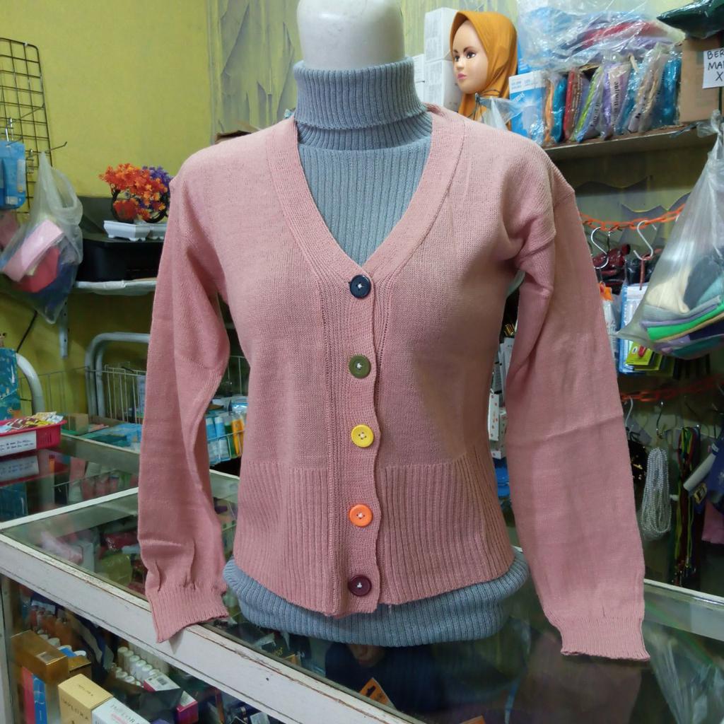 ini adalah Rajut Kancing Pelangi Dusty, size: L, material: Knitt, color: Pink, brand: CardyRajutIndonesia, age_group: all ages, gender: female