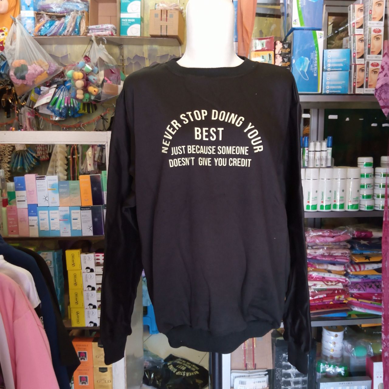 ini adalah Sweater Never Hitam, size: All Size, material: Fleece, color: Black, brand: Jaketindonesia, age_group: all ages, gender: unisex