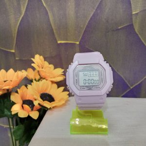 ini adalah Jam Rubber Digital Ungu, size: 3.9 cm, material: rubber, color: purple, brand: JamtanganIndonesia, age_group: all ages, gender: female