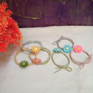 ini adalah Ikat Rambut Daisy, size: All Size, material: rubber, color: multicolor, brand: aksesorisindonesia, age_group: all ages, gender: female