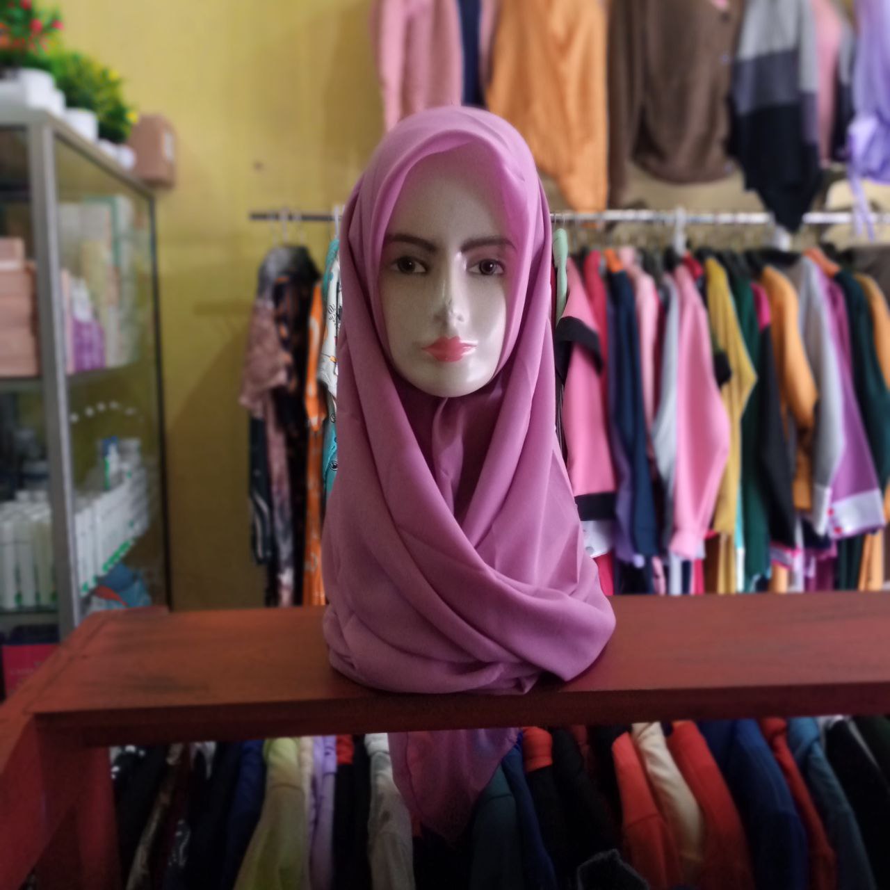 ini adalah Bella Square Dusty Purple, size: 115cmx115cm, material: Double Hicon, color: pink dusty, brand: BellaSquareCepu, age_group: all ages, gender: female