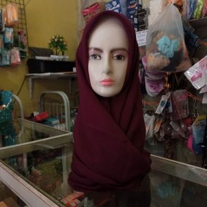 ini adalah Bella Square Plum, size: 115cmx115cm, material: Double Hicon, color: purple plum, brand: BellaSquareCepu, age_group: all ages, gender: female