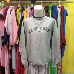 ini adalah Sweater New Abu, size: LD 105cm, Panjang 70cm, material: Fleece, color: grey, brand: sweaternewcepu, age_group: all ages, gender: female