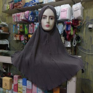 ini adalah Bergo Plisket Abutua, size: width 72cm, Long 82cm, material: cotton diamond italiano, color: dark grey, brand: bergoplisketIndonesia, age_group: all ages, gender: female