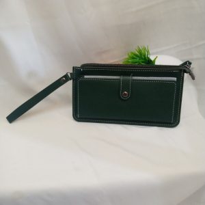 ini adalah Dompet Panjang Letali Army, size: 21cm x 11.5cm, material: synthetic, color: green army, brand: Dompetletalicepu, age_group: all ages, gender: female
