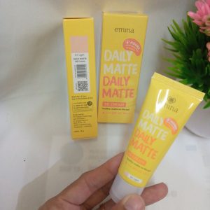 ini adalah Emina Daily Matte BB Cream 01 Light, color: Cream, brand: Emina, age_group: all ages, gender: female