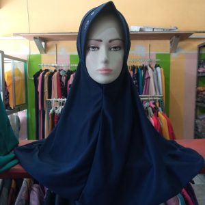 ini adalah Jilbab Serut Sekolah L Navy, size: L, material: cotton, color: navy, brand: Jilbabsekolahcepu, age_group: all ages, gender: female