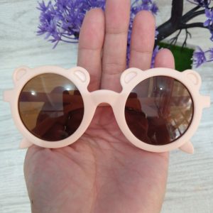 ini adalah Kacamata Anak Bear Pink, size: 11.5cm,4.5cm,1.2cm, material: plastic, color: dark pink, brand: Aksesorianakcepu, age_group: kids, gender: unisex