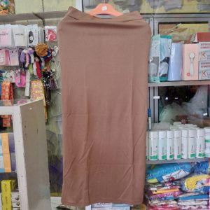 ini adalah Rok Span Choco, size: Long 90cm, material: scuba, color: hijau army, brand: Bajuwanitacepu, age_group: all ages, gender: female