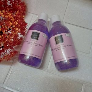 ini adalah Scarlett Body Wash Charming, brand: Scarlett, age_group: all ages, gender: unisex