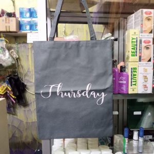 ini adalah Tote Everyday, size: 40cm x 35cm, material: canvas, color: multicolor, brand: Toteminimaliscepu, age_group: all ages, gender: female
