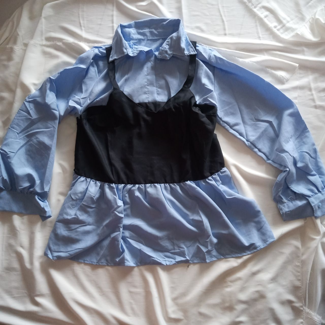 ini adalah Blouse Utami Biru, size: LD100cm, material: cotton, color: blue, brand: Blouseutamicepu, age_group: all ages, gender: female
