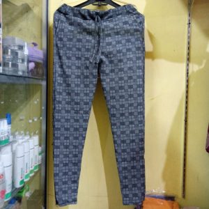 ini adalah Celana Doty Kotak Abu, size: Long 91cm, material: Scuba, color: dark grey, brand: Dotykotakcepu, age_group: all ages, gender: female