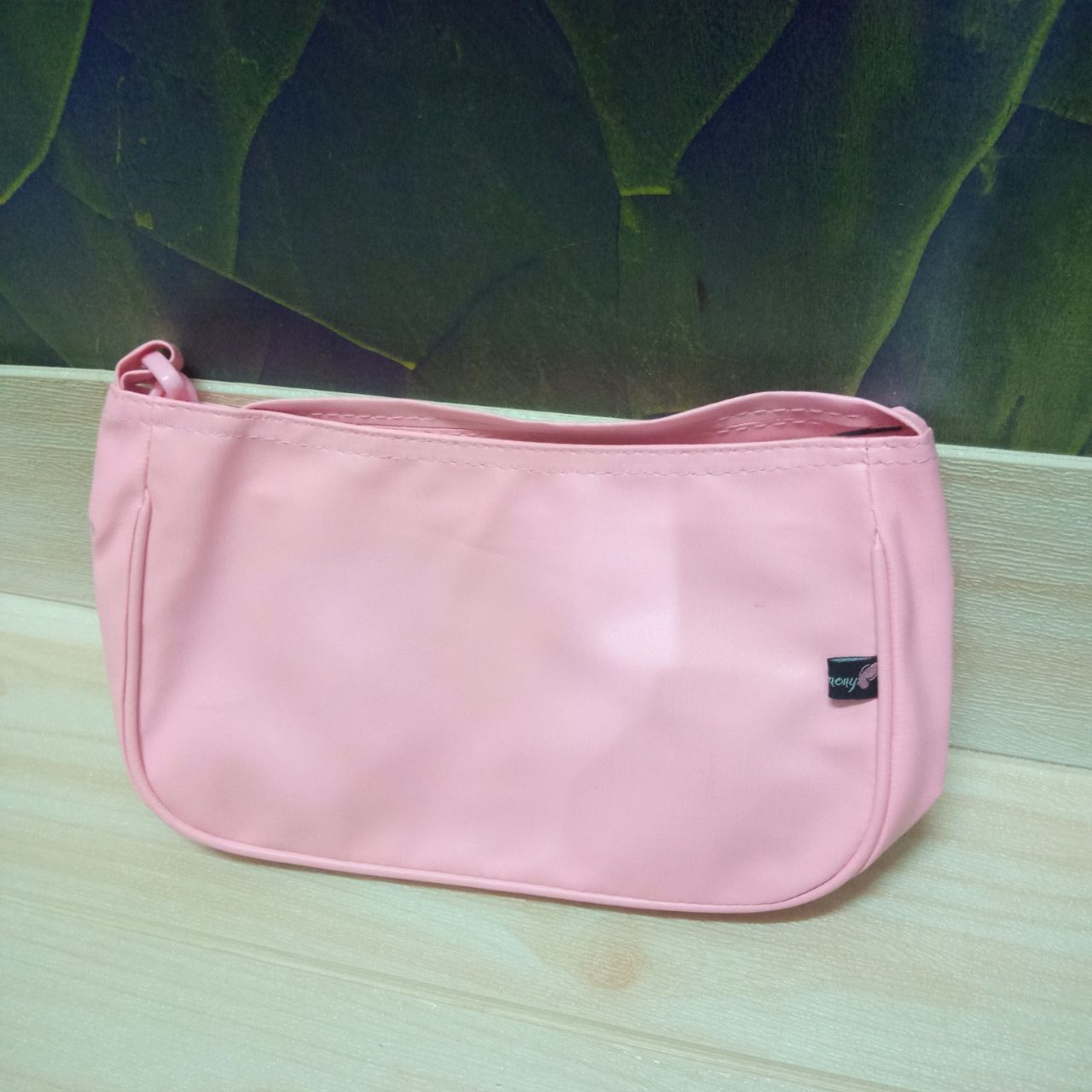 ini adalah Tas Gogon Pink, size: 23cmx14cm, material: synthetic, color: pink, brand: Tasgogoncepu, age_group: all ages, gender: female