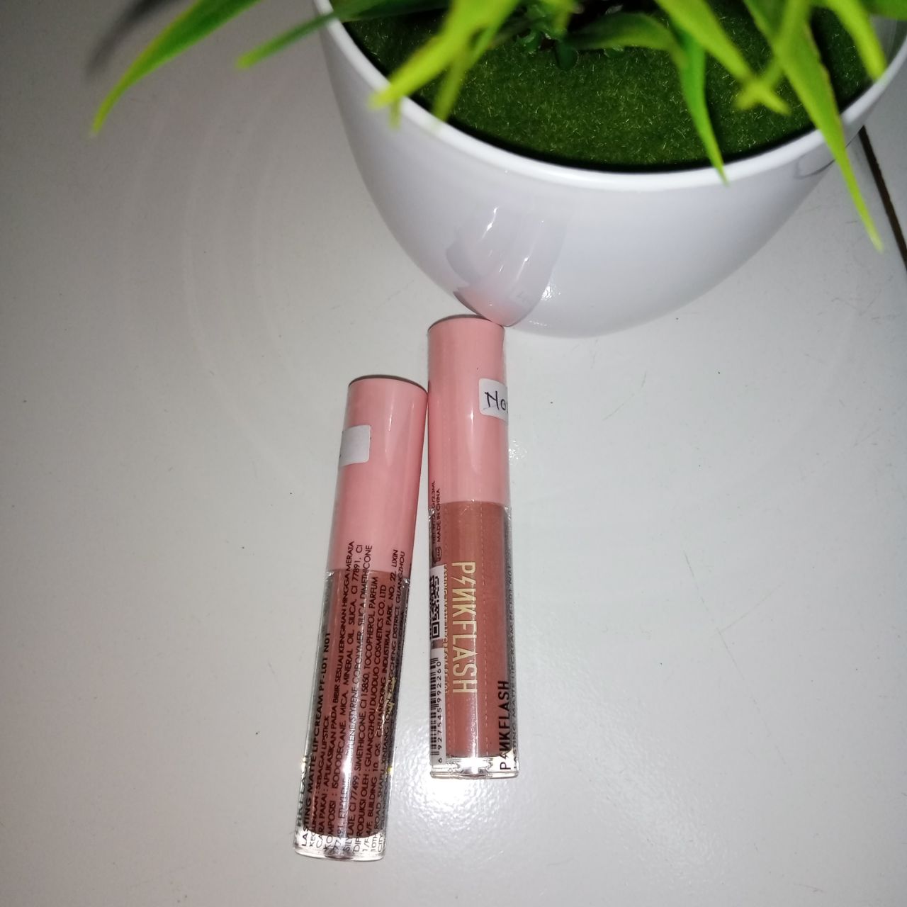 ini adalah Pinkflash Lipcream N01 Canvas, brand: Pinkflash, age_group: all ages, gender: female