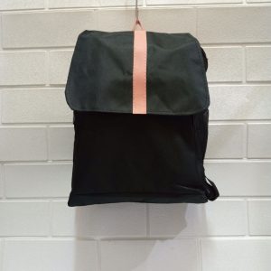 ini adalah Tas Sena Hitam, size: 30cmx25cm, material: mikro, color: black, brand: Tassenacepu, age_group: all ages, gender: unisex