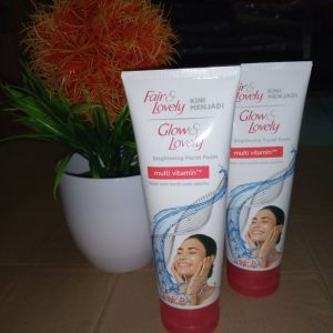 ini adalah Glow n Lovely Face Wash 100ml, brand: glow n lovely, age_group: adult, gender: female