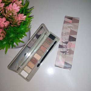 ini adalah Madame Gie Eyeshadow Moondust 05, brand: madame gie, age_group: adult, gender: female